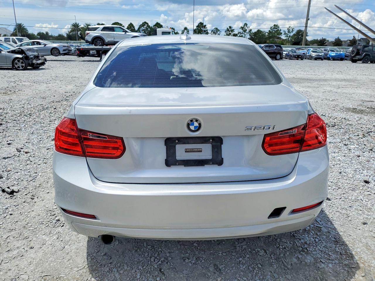 2014 BMW 320 I - zdjęcie 6