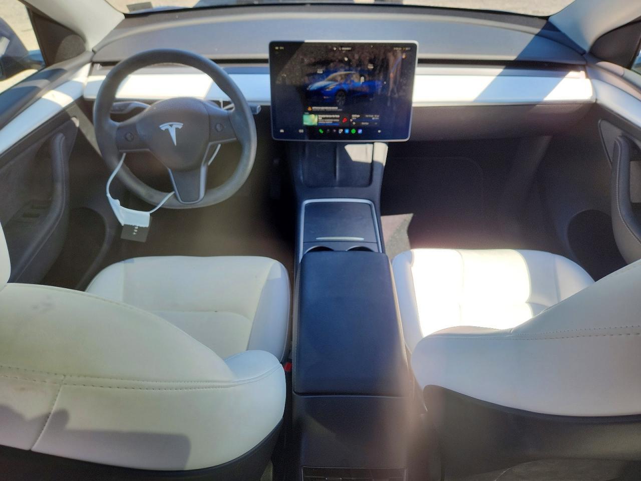 2024 Tesla Model Y - zdjęcie 8