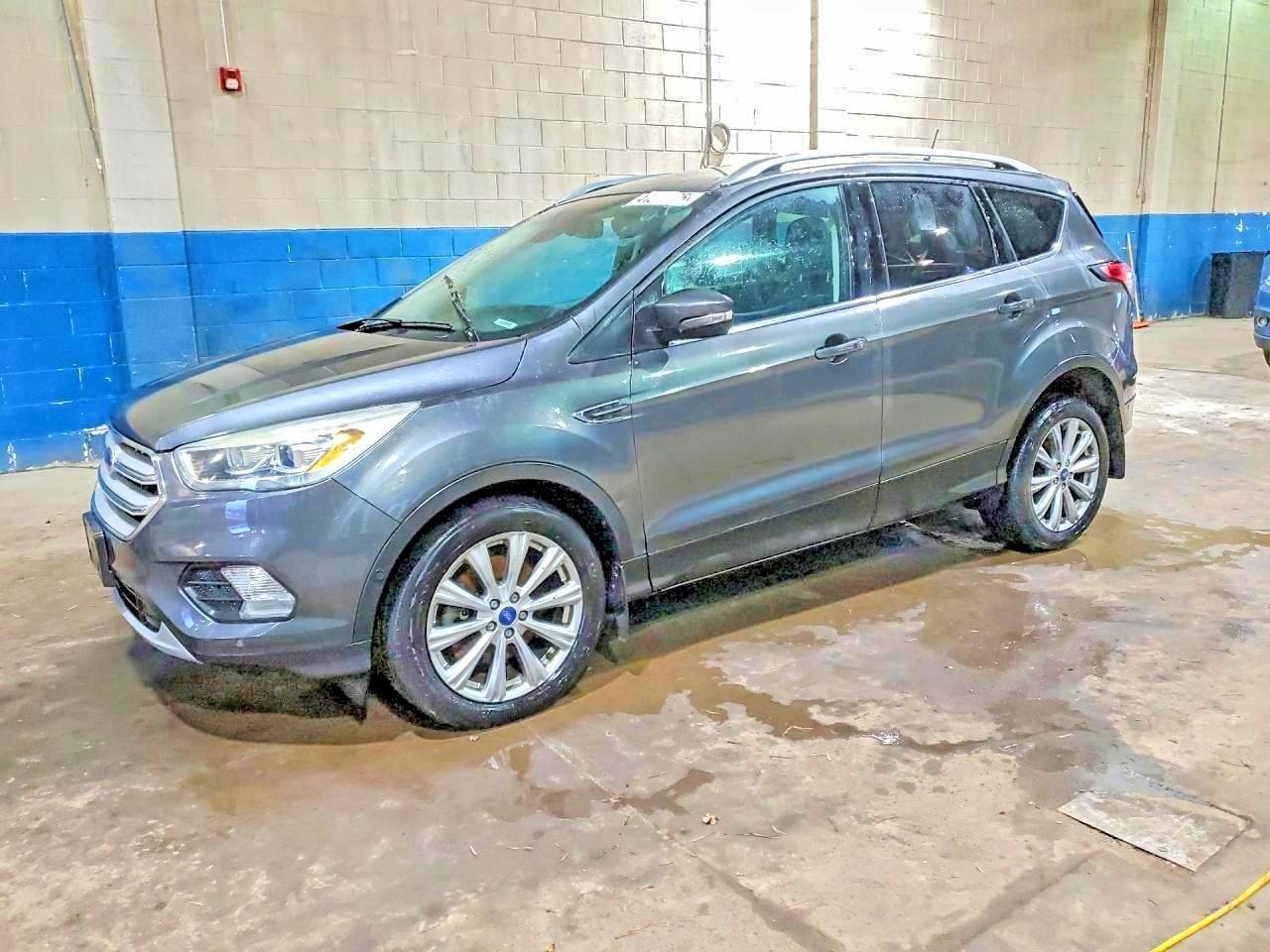2018 Ford Escape Titanium - zdjęcie główne