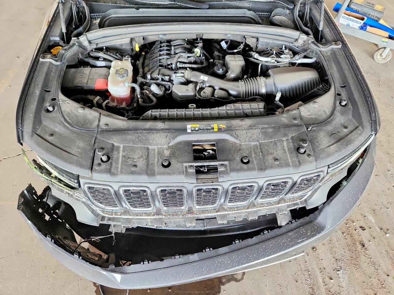 2025 Jeep Grand Cherokee Laredo - zdjęcie 11