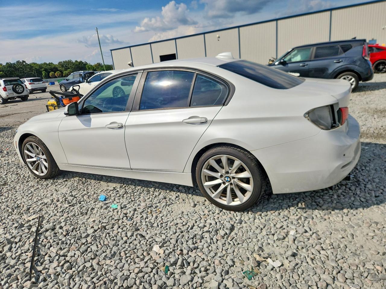 2017 BMW 320 I - zdjęcie 2