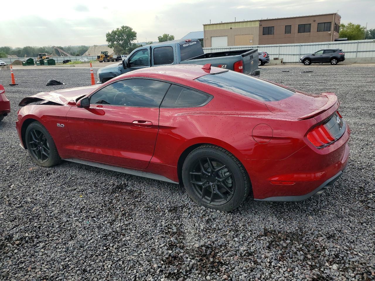 2022 Ford Mustang Gt - zdjęcie 2