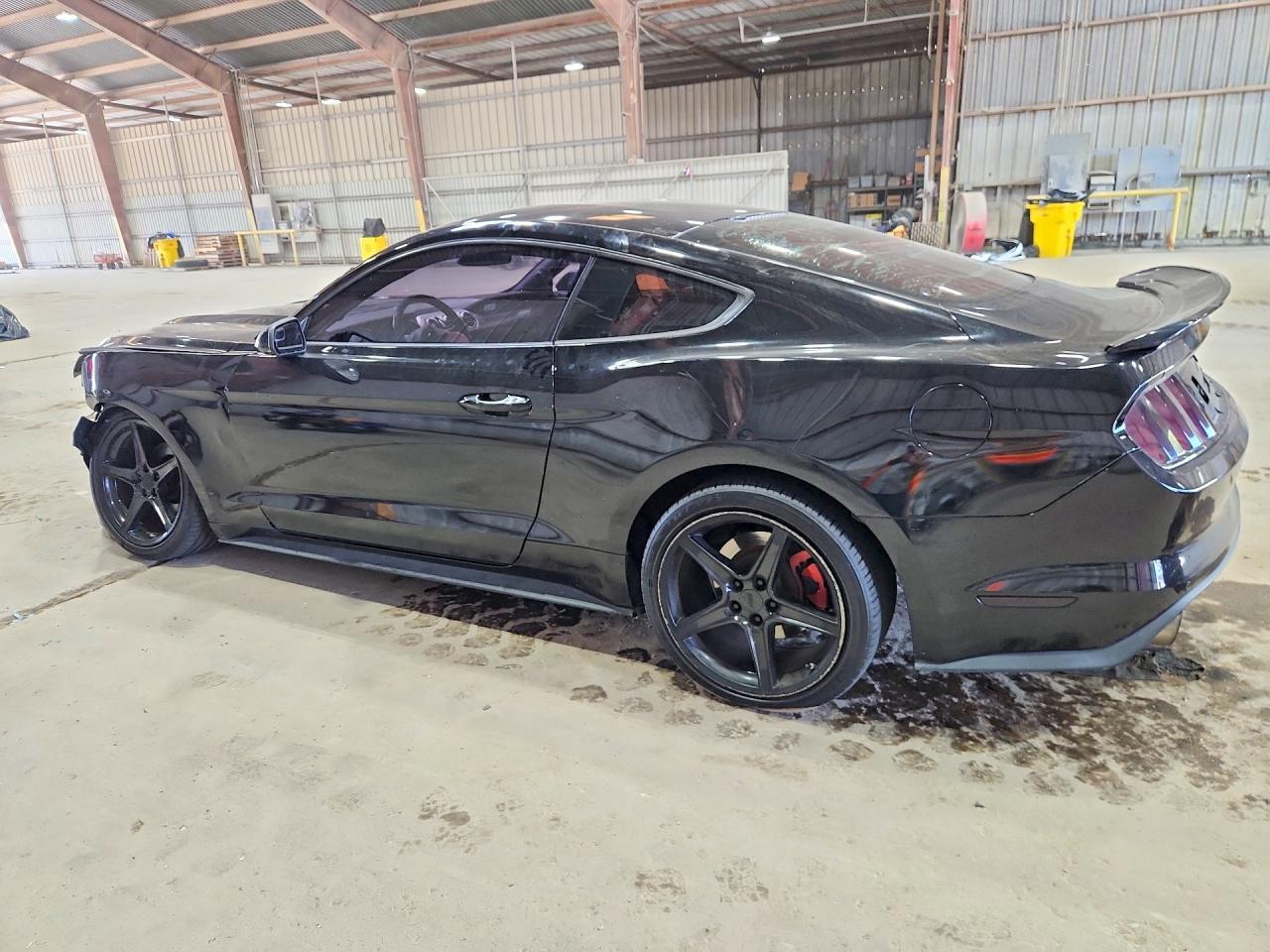 2015 Ford Mustang - zdjęcie 2