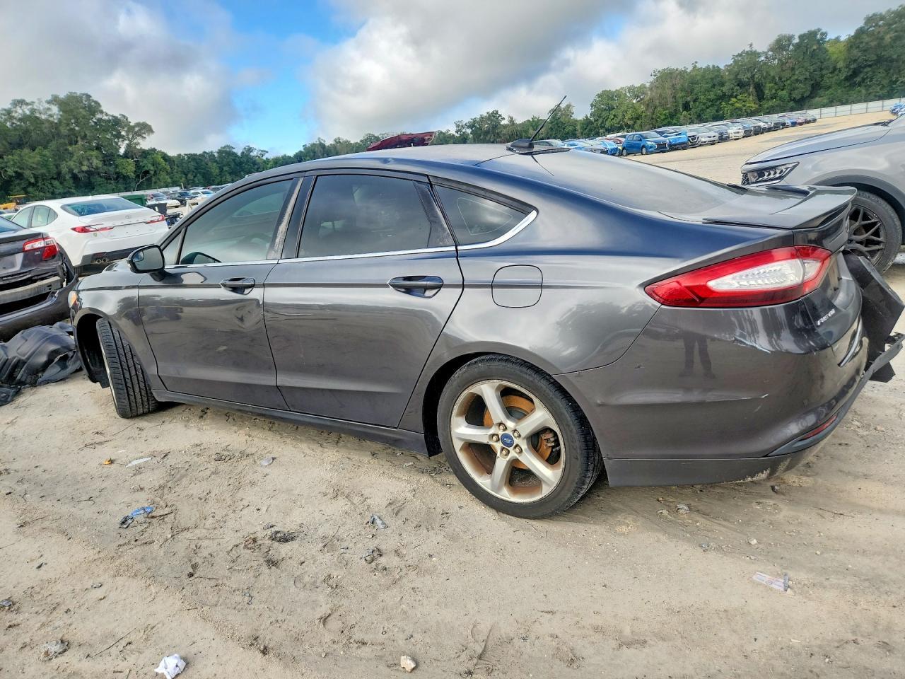 2015 Ford Fusion Se - zdjęcie 2