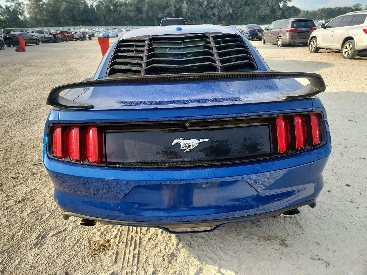 2017 Ford Mustang - zdjęcie 6