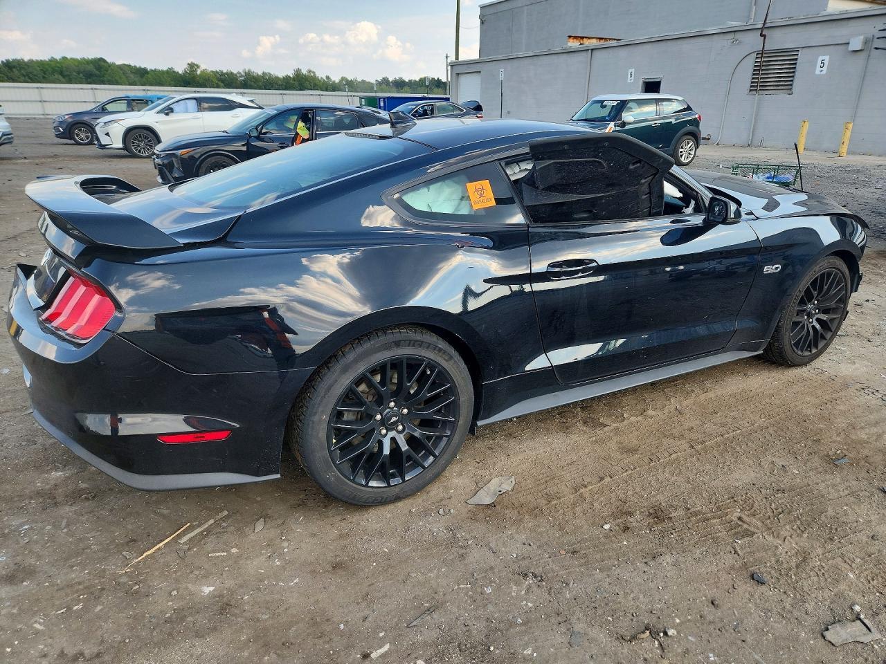 2020 Ford Mustang Gt - zdjęcie 3