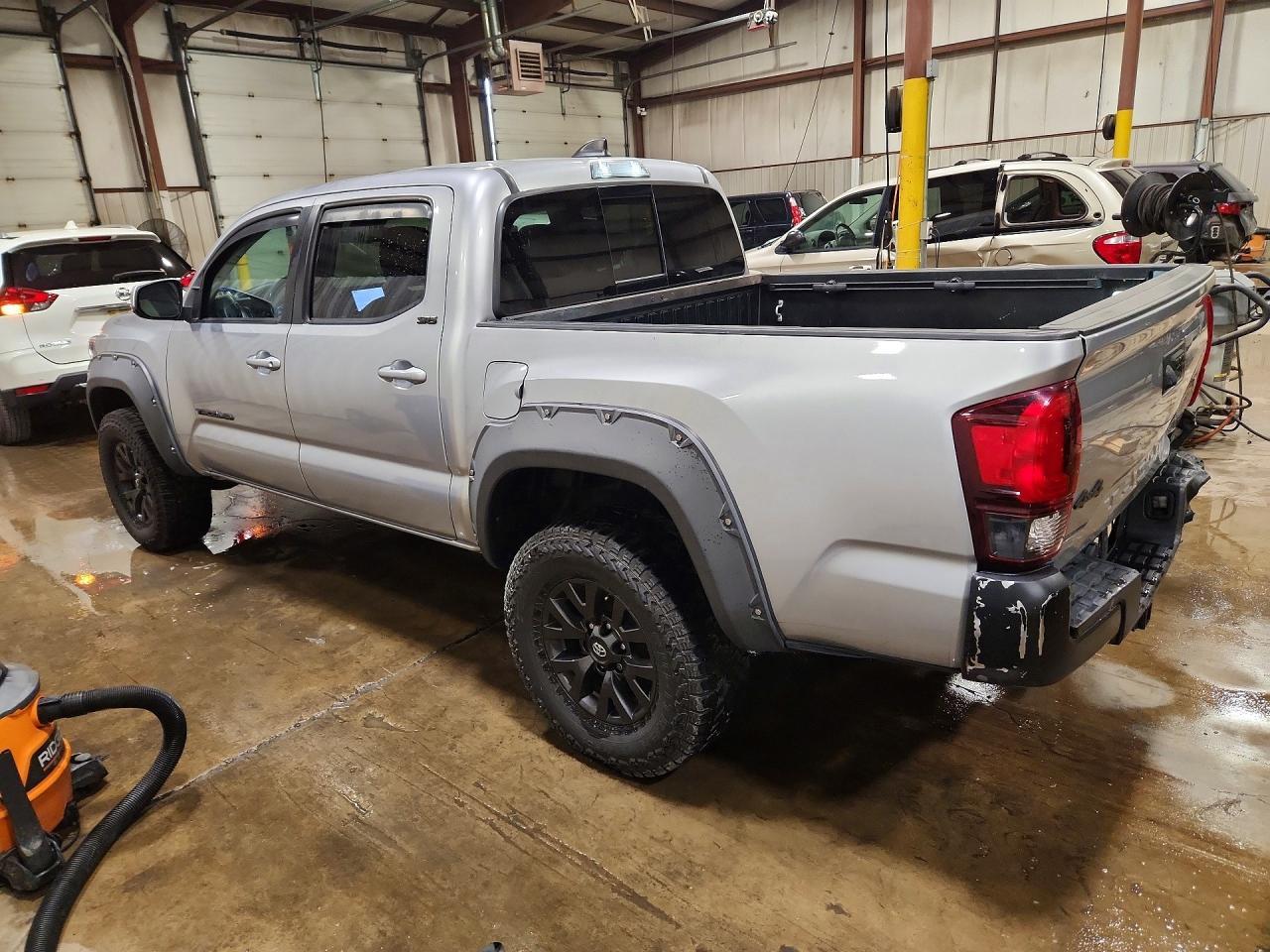 2022 Toyota Tacoma Sr5 V6 - zdjęcie 2