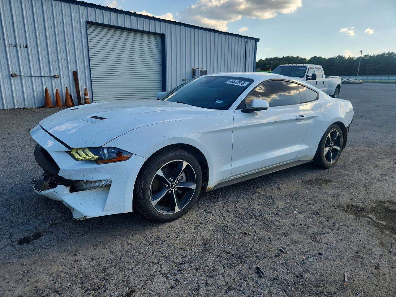 2021 Ford Mustang - zdjęcie główne