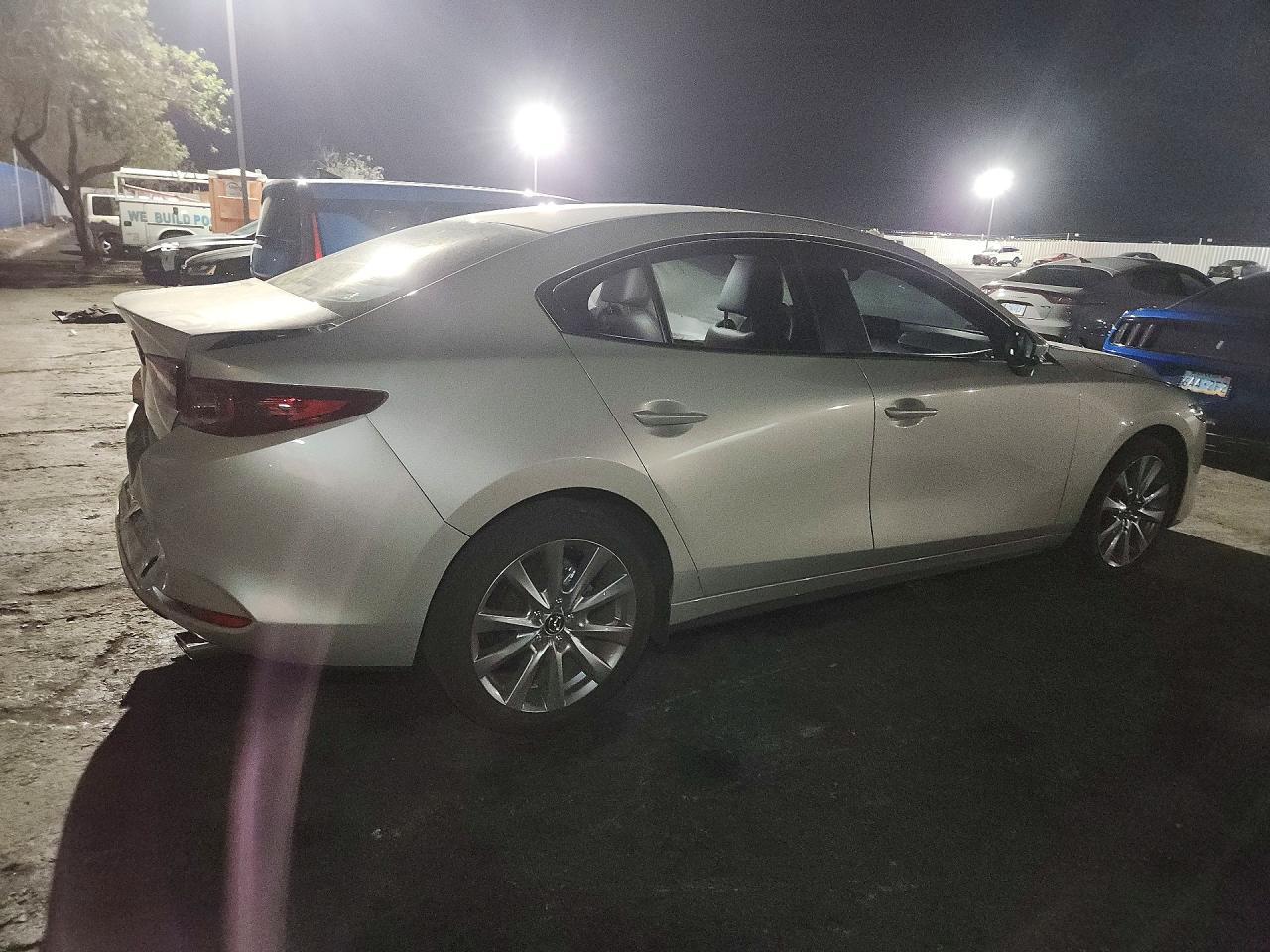 2026 Mazda 3 Preferred - zdjęcie 3