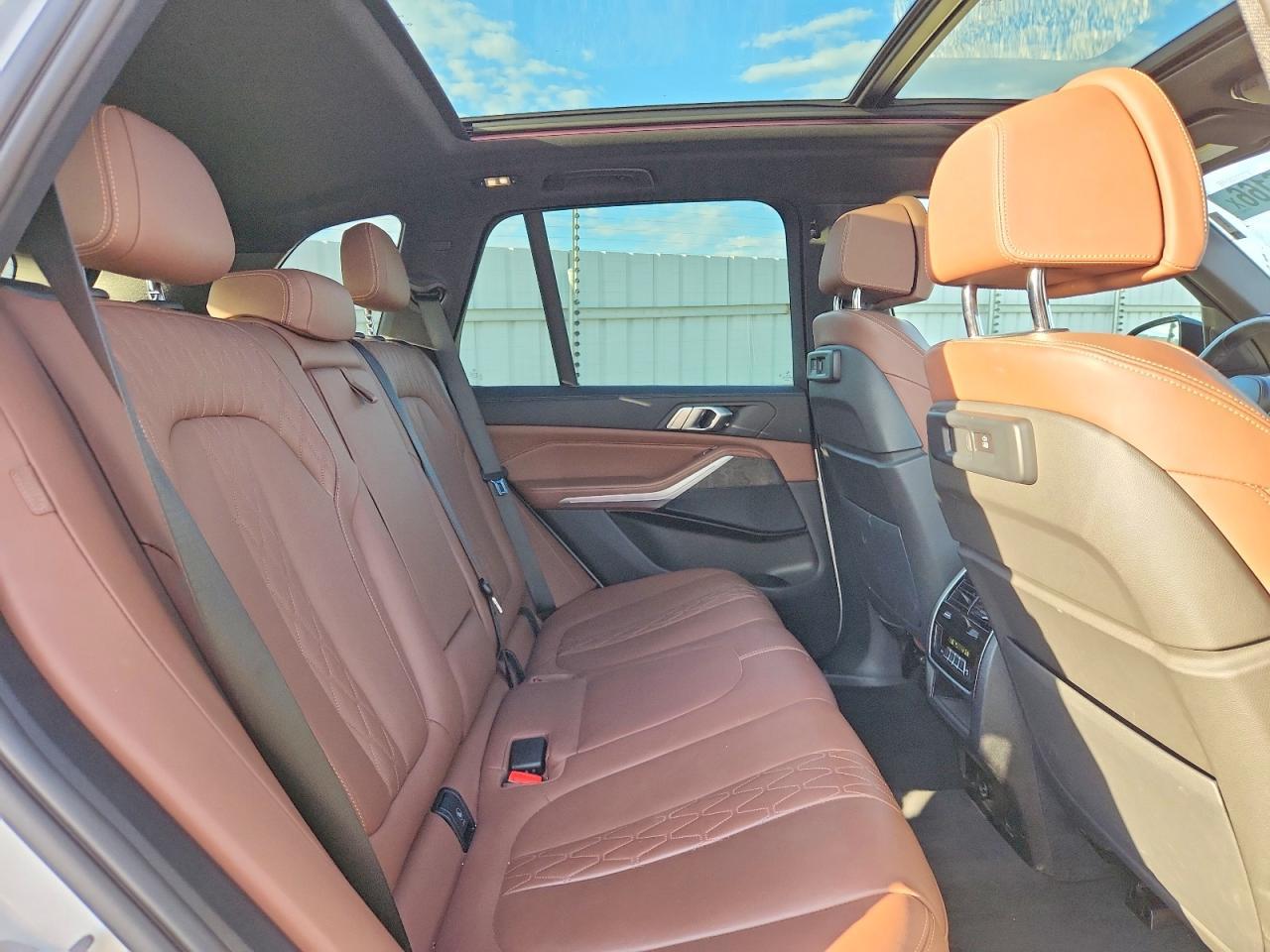 2022 BMW X5 xDrive40I - zdjęcie 10