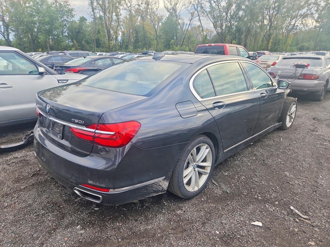 2018 BMW Seria 7 B7 - zdjęcie 3