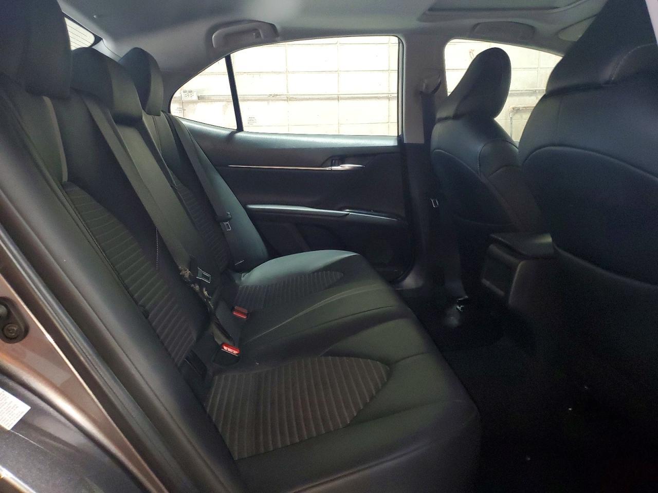 2018 Toyota Camry Se - zdjęcie 10