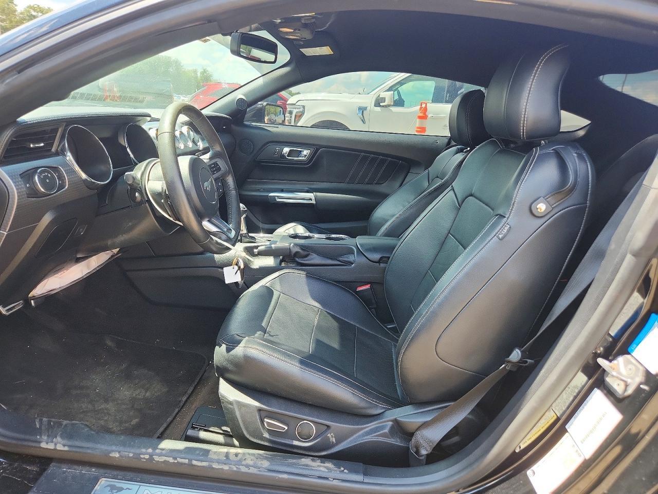 2015 Ford Mustang - zdjęcie 7