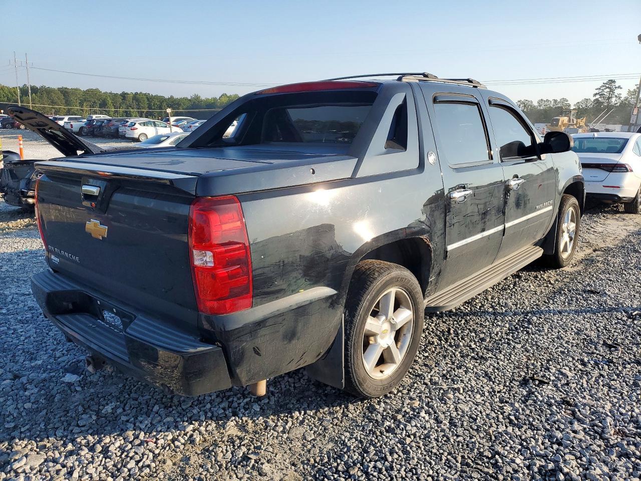 2013 Chevrolet Avalanche Ltz - zdjęcie 3