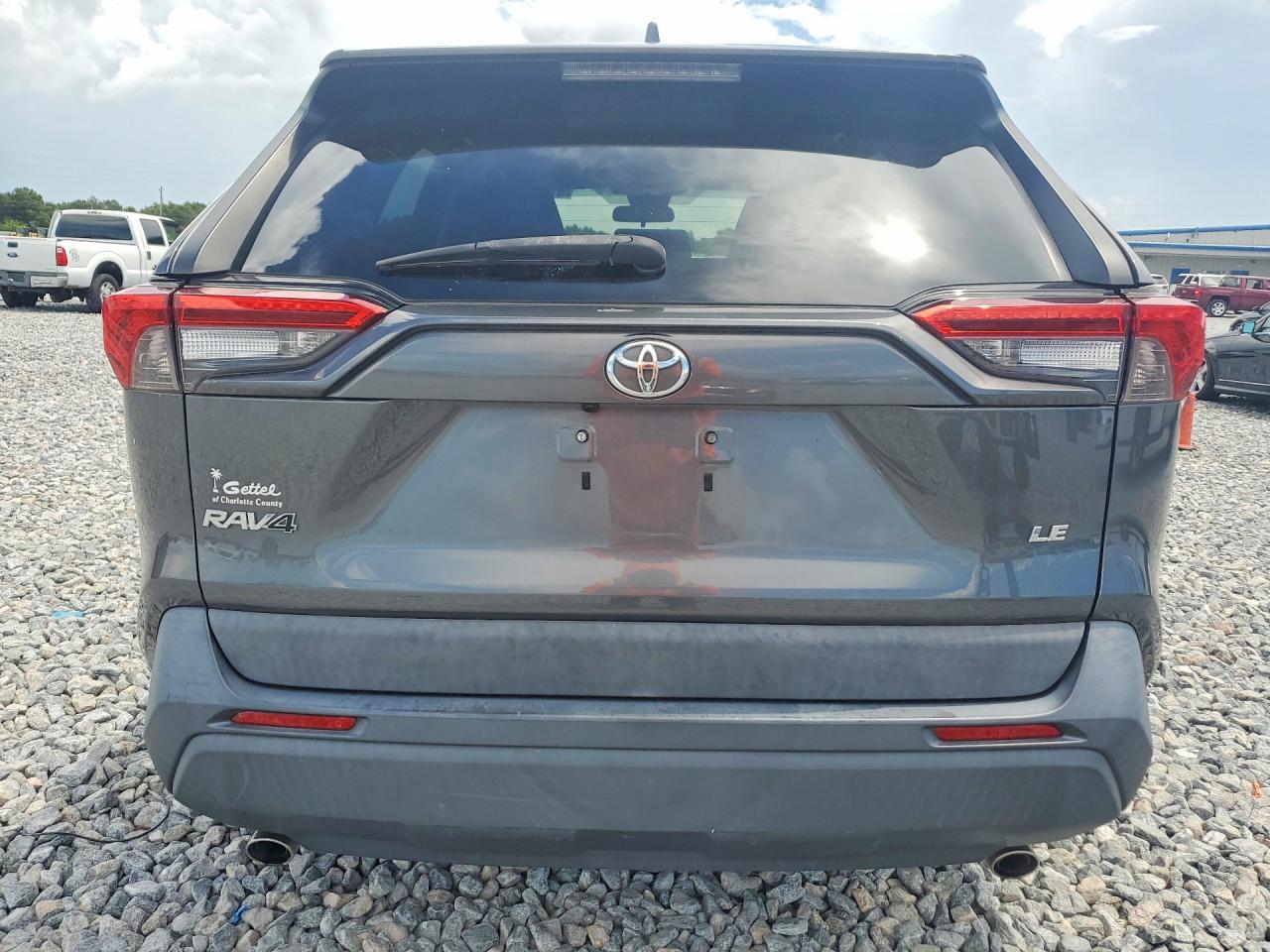 2020 Toyota Rav4 Le - zdjęcie 6