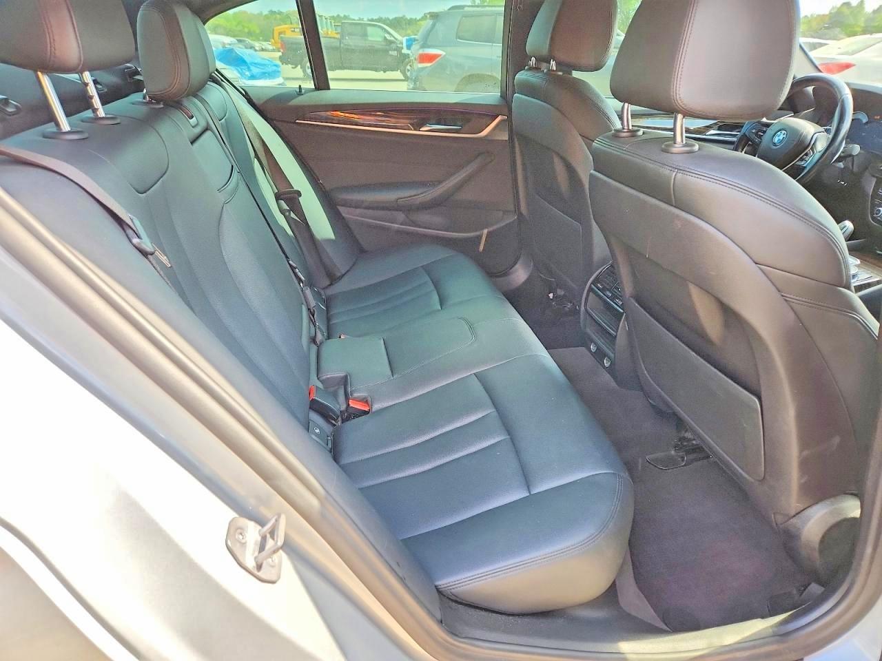 2019 BMW 530 I - zdjęcie 10