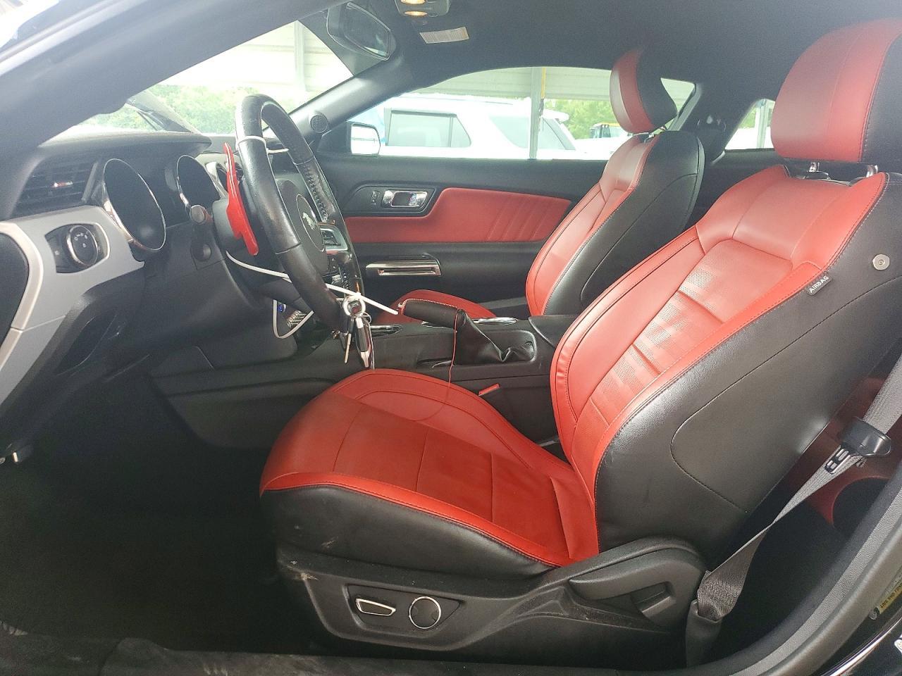 2017 Ford Mustang - zdjęcie 7