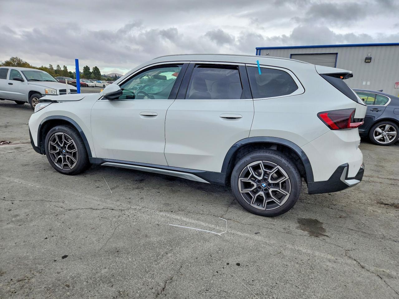 2025 BMW X1 xDrive28I - zdjęcie 2