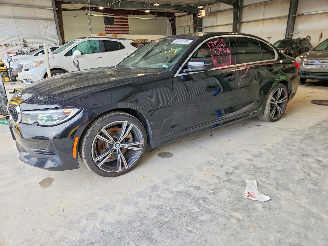 2019 BMW Seria 3 330i - zdjęcie główne