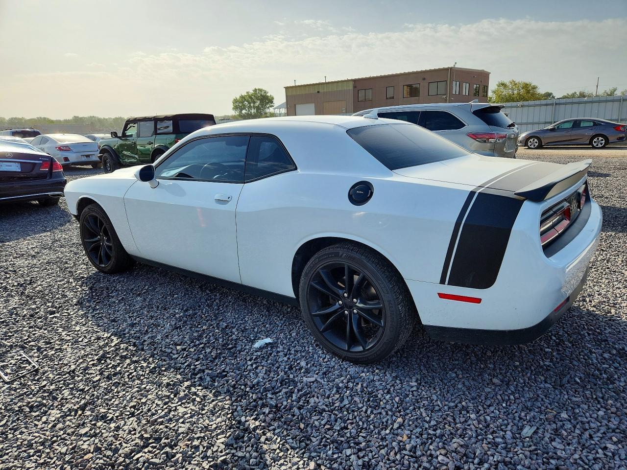 2016 Dodge Challenger Sxt - zdjęcie 2