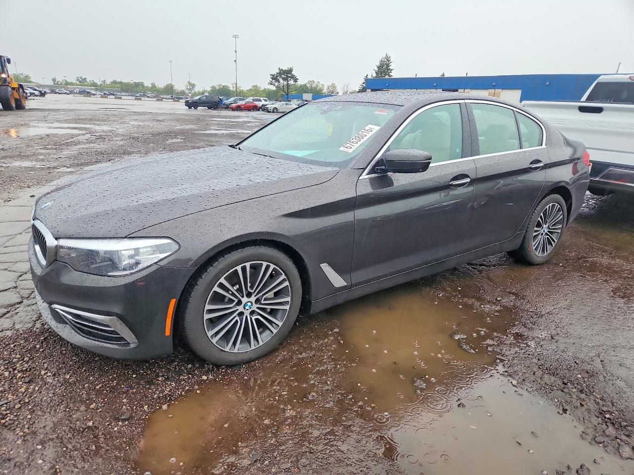 2017 BMW Seria 5 530i - zdjęcie główne