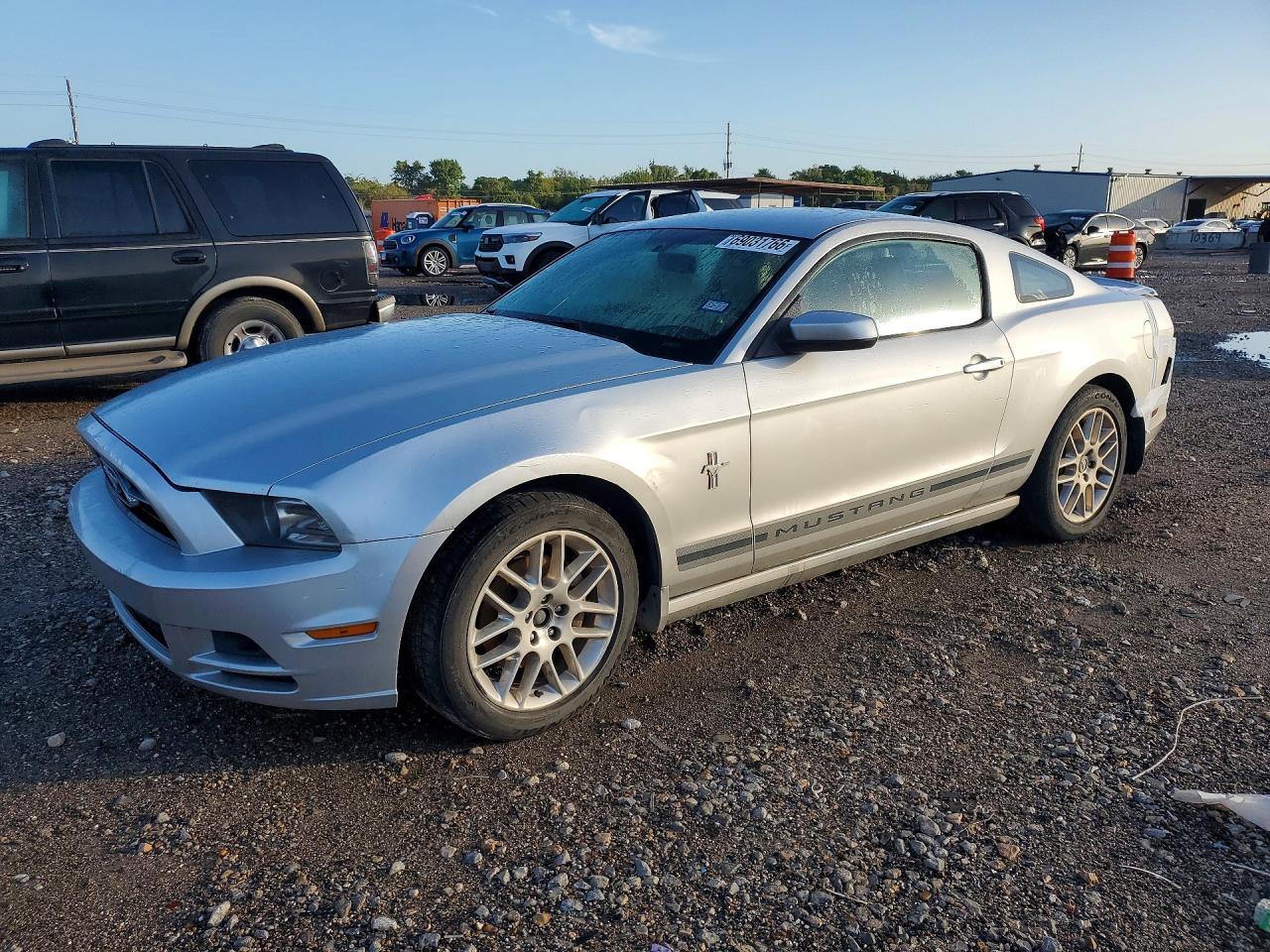 2013 Ford Mustang - zdjęcie główne