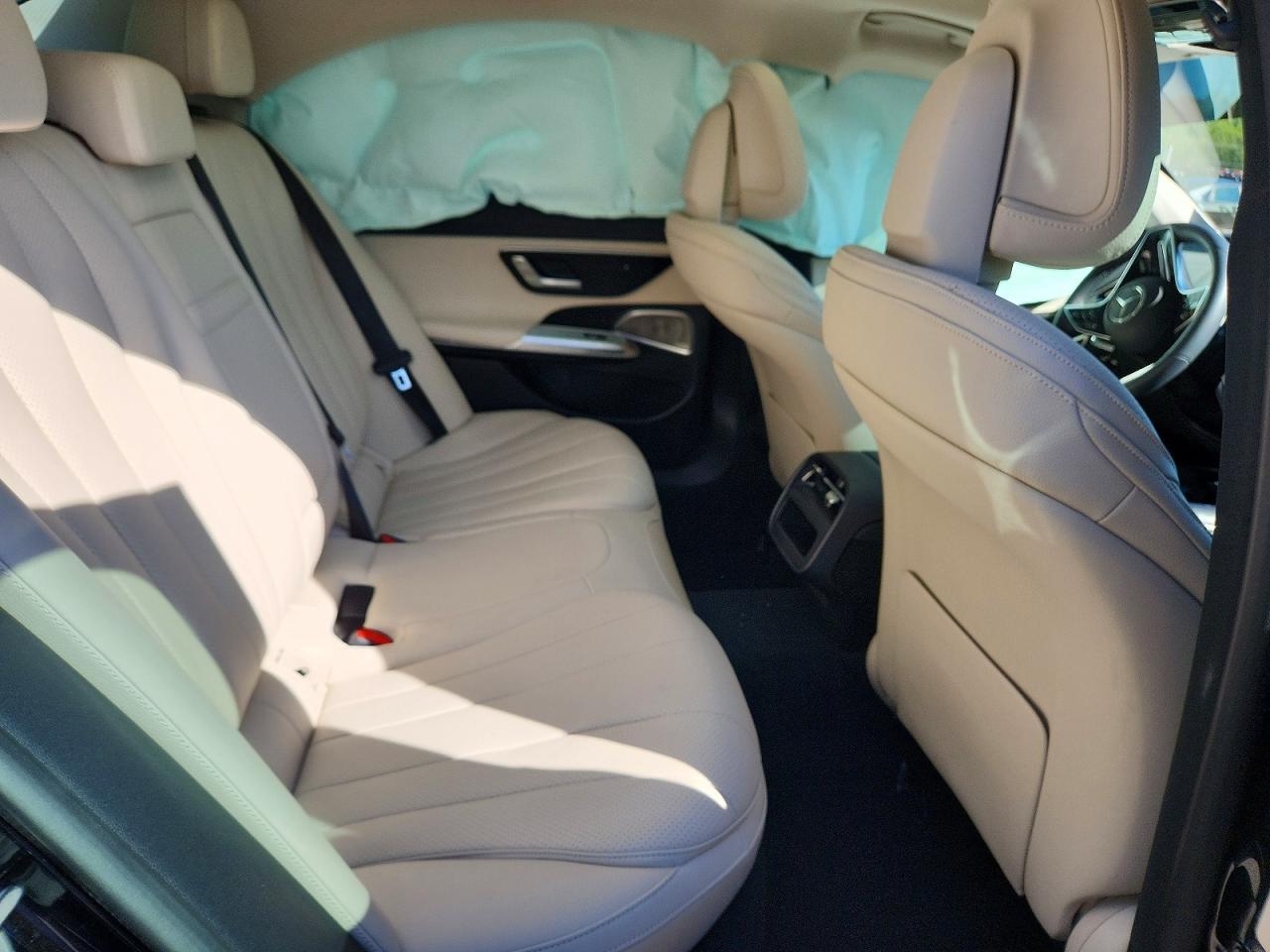2026 Mercedes-Benz E 450 4Matic - zdjęcie 10