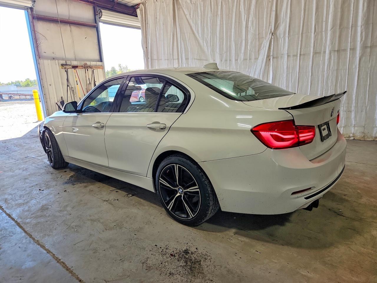 BMW Seria 3 - zdjęcie 2
