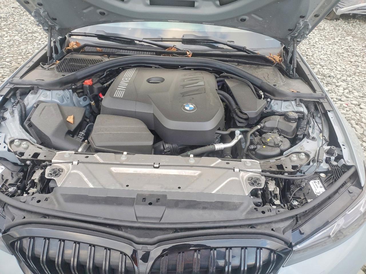 2025 BMW Seria 3 330i - zdjęcie 11