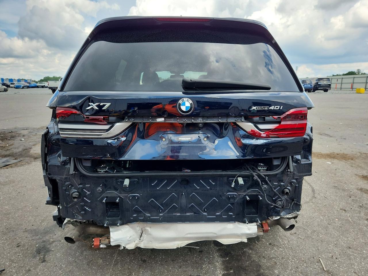 2022 BMW X7 xDrive40I - zdjęcie 6