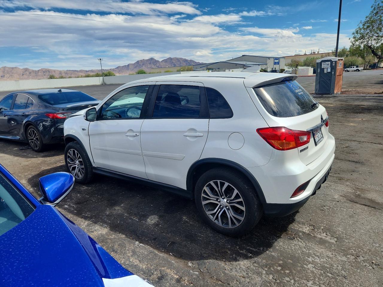 2018 Mitsubishi Outlander Sport - zdjęcie 2