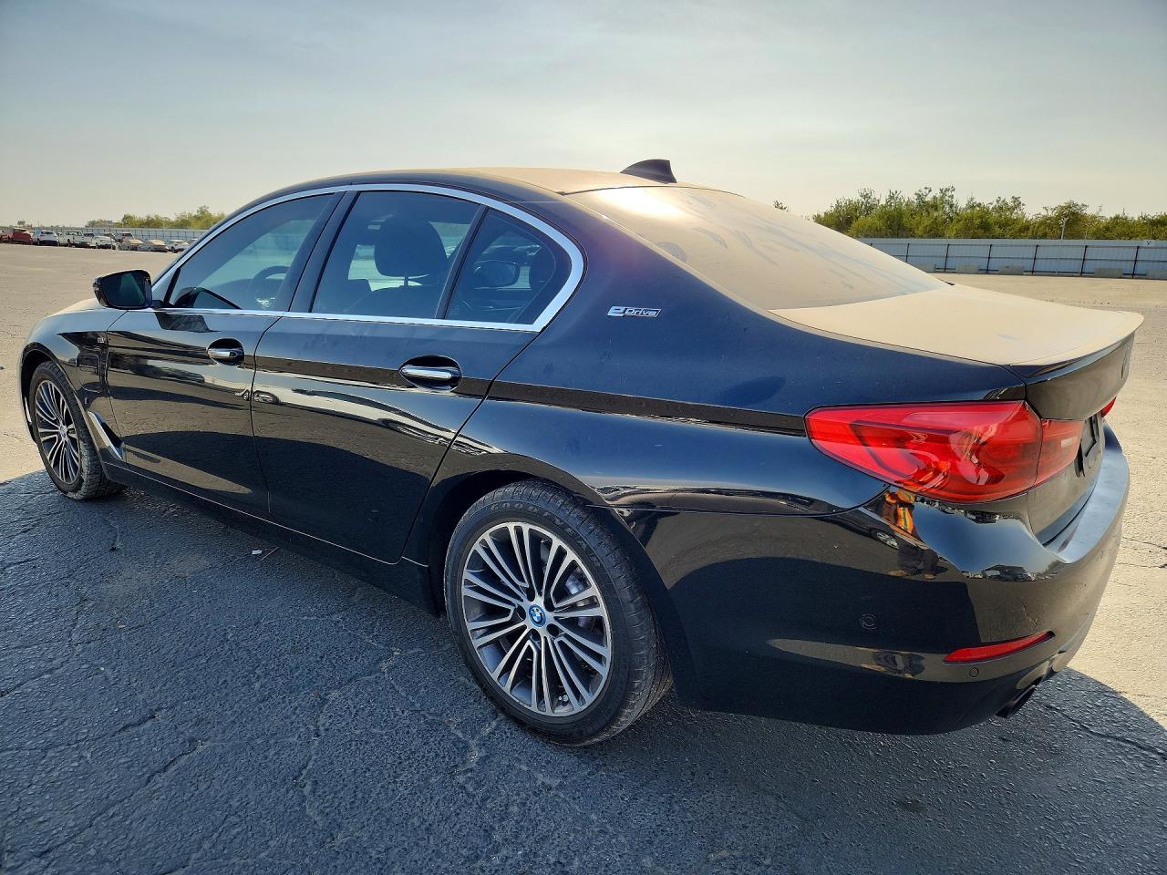 2018 BMW 530E - zdjęcie 2
