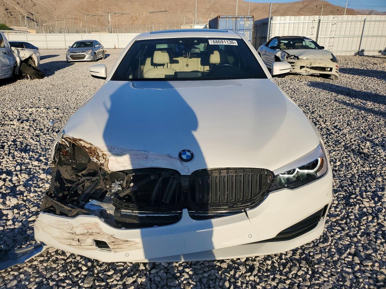 2019 BMW 530 I - zdjęcie 5