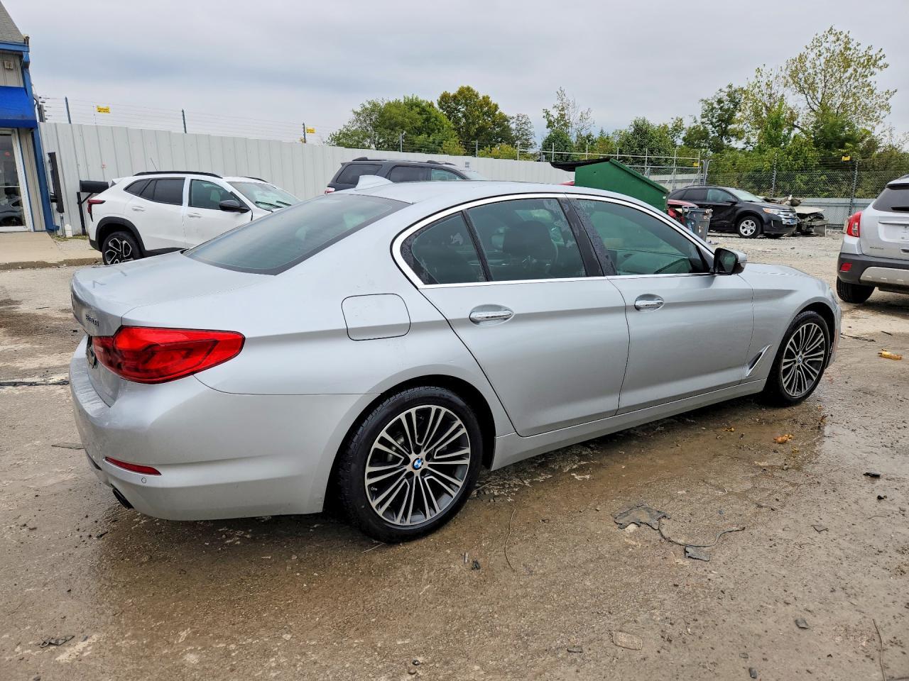 2018 BMW Seria 5 530i - zdjęcie 3