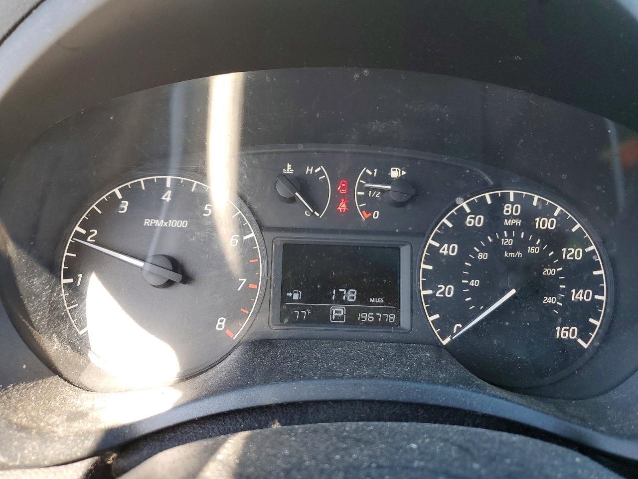 2016 Nissan Sentra S - zdjęcie 9