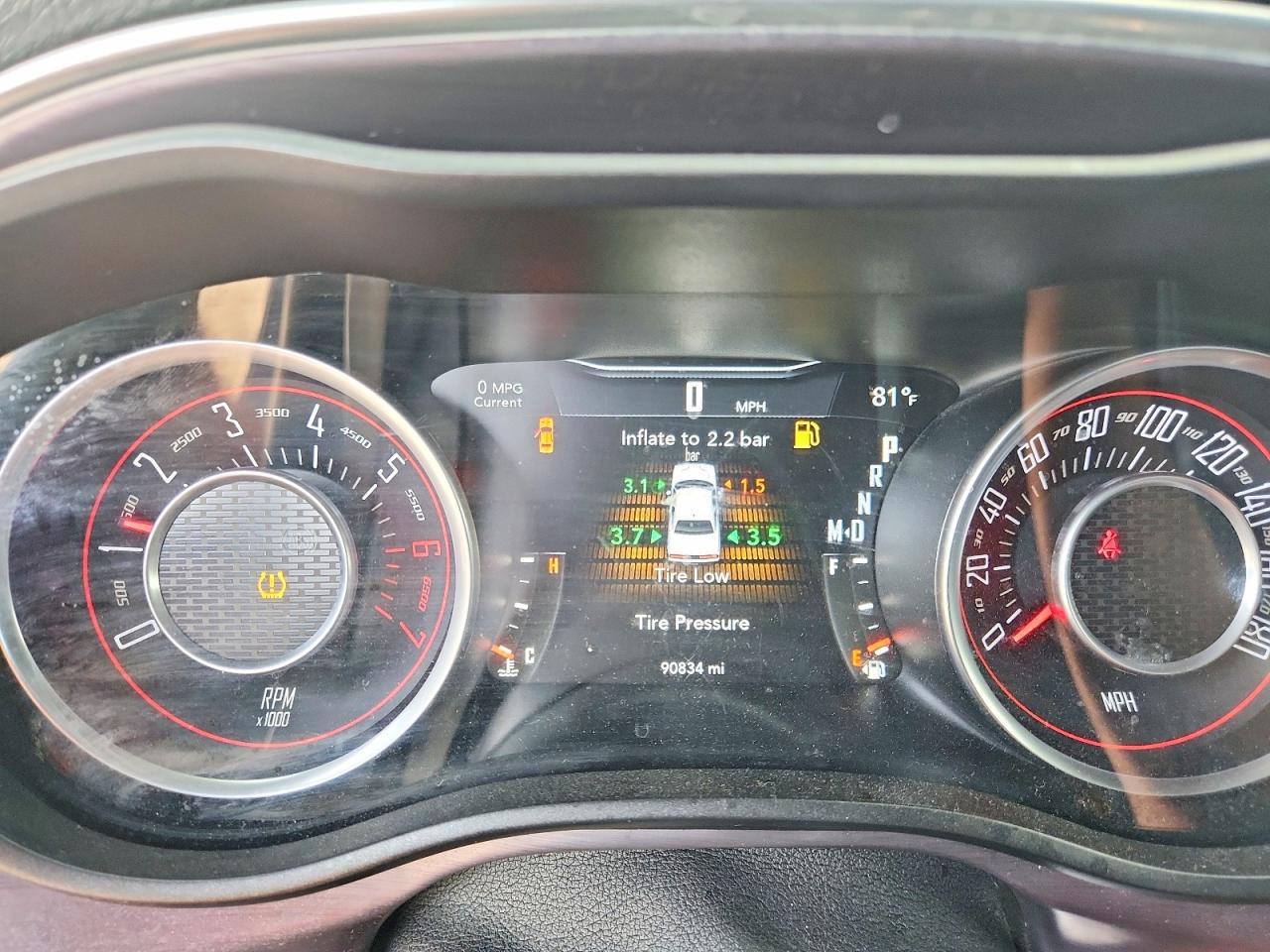 2015 Dodge Challenger R - zdjęcie 9