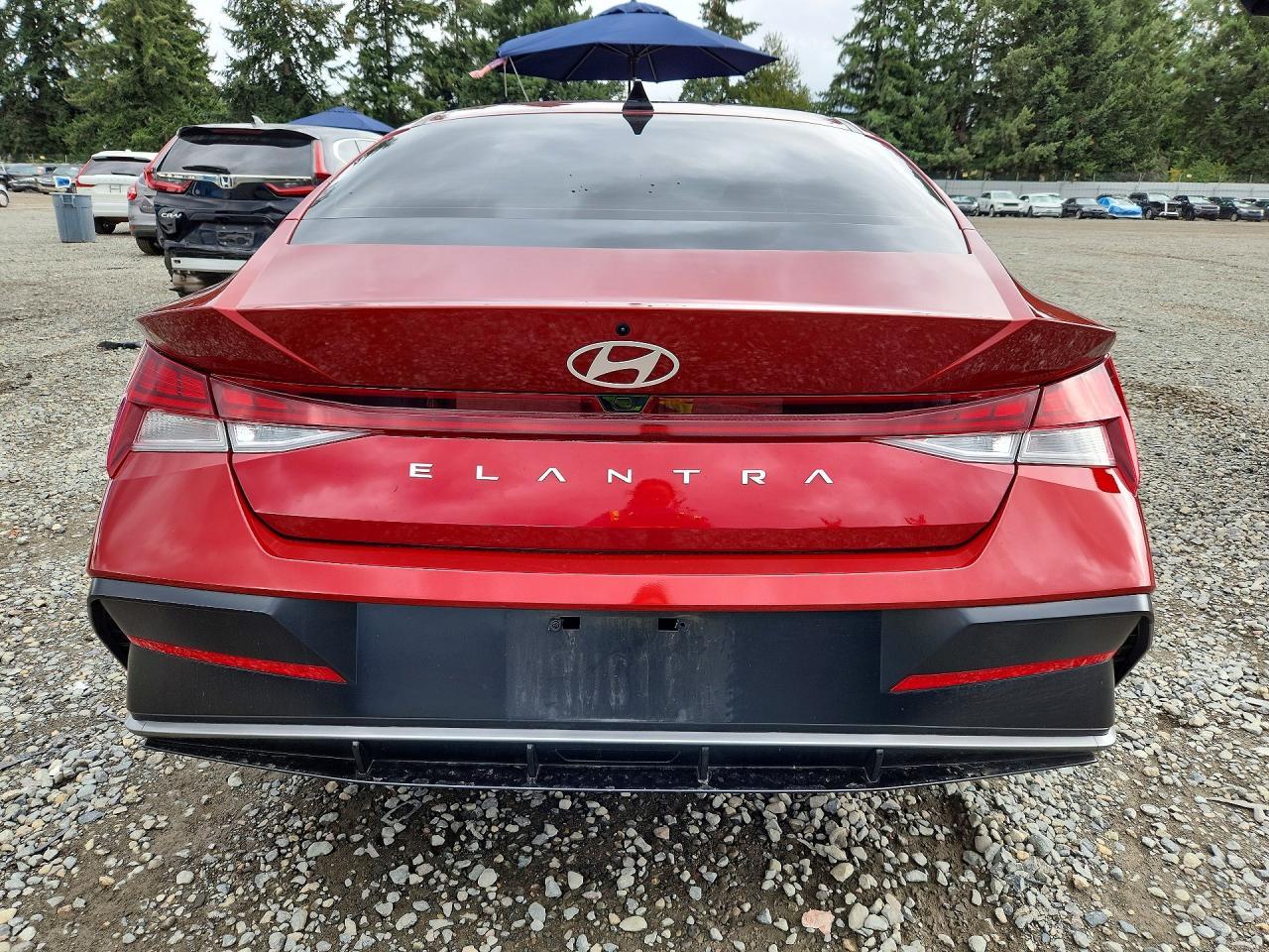 2025 Hyundai Elantra Sel - zdjęcie 6