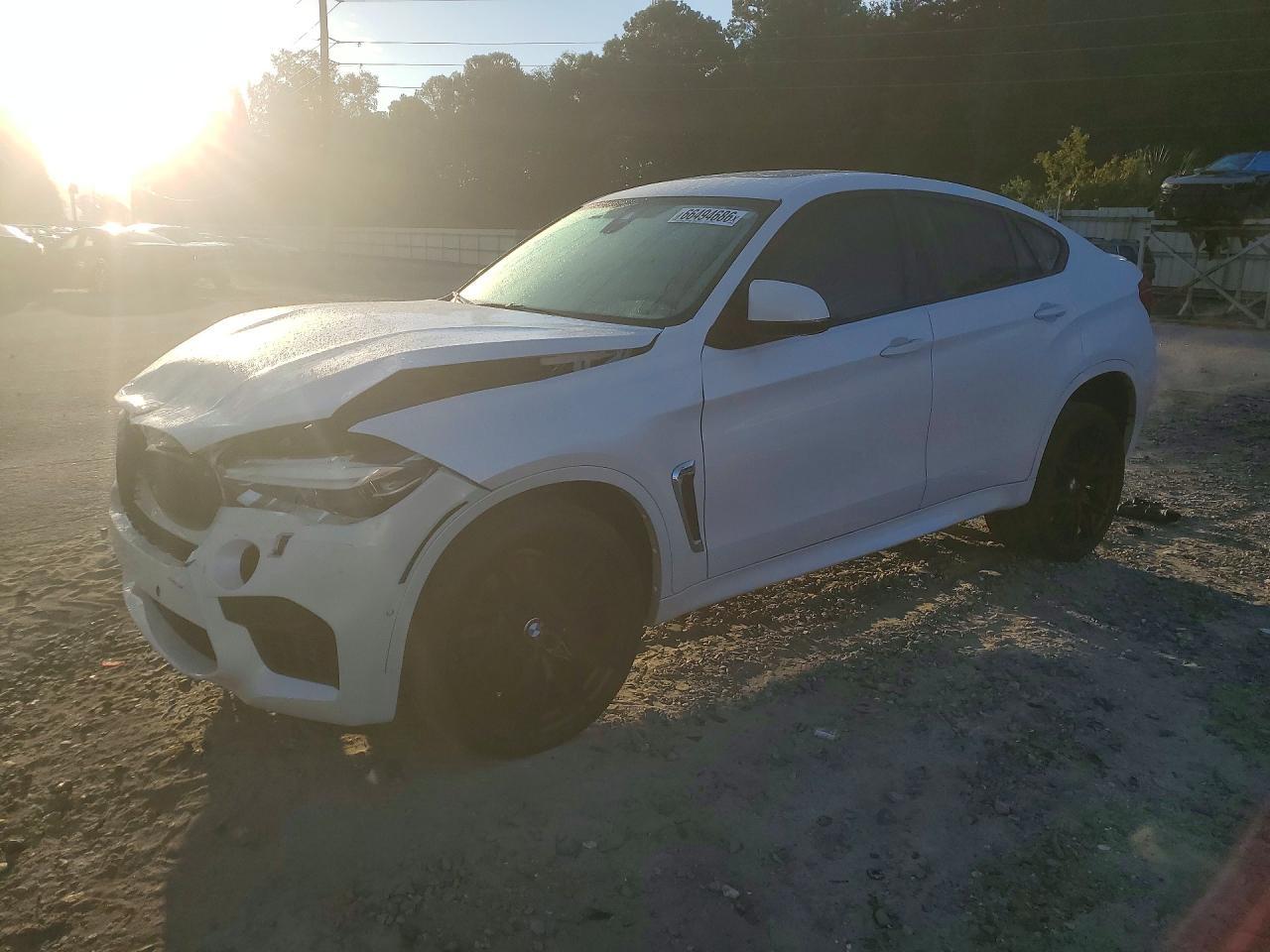2019 BMW X6 M - zdjęcie główne