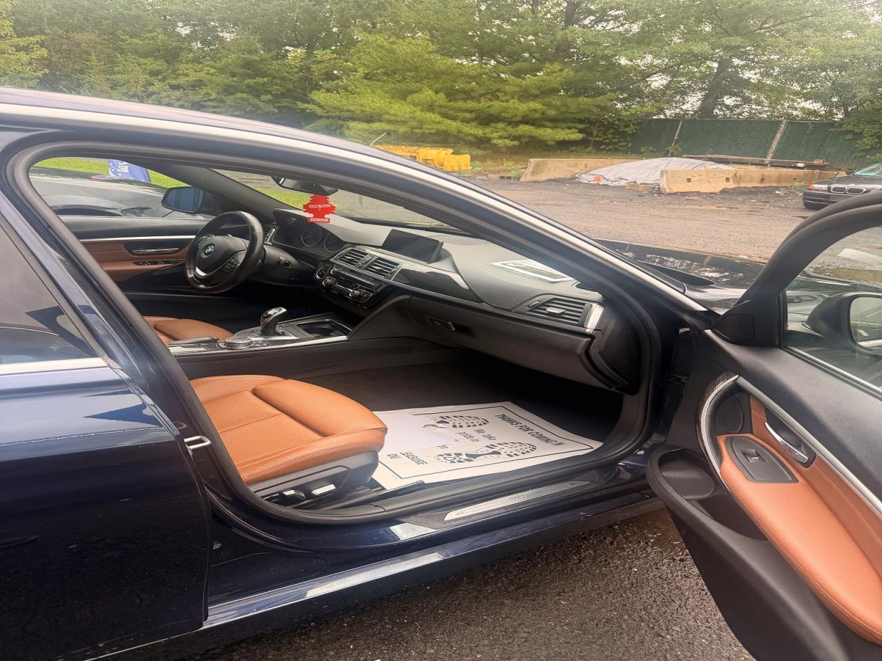 2017 BMW 330 Xi - zdjęcie 14