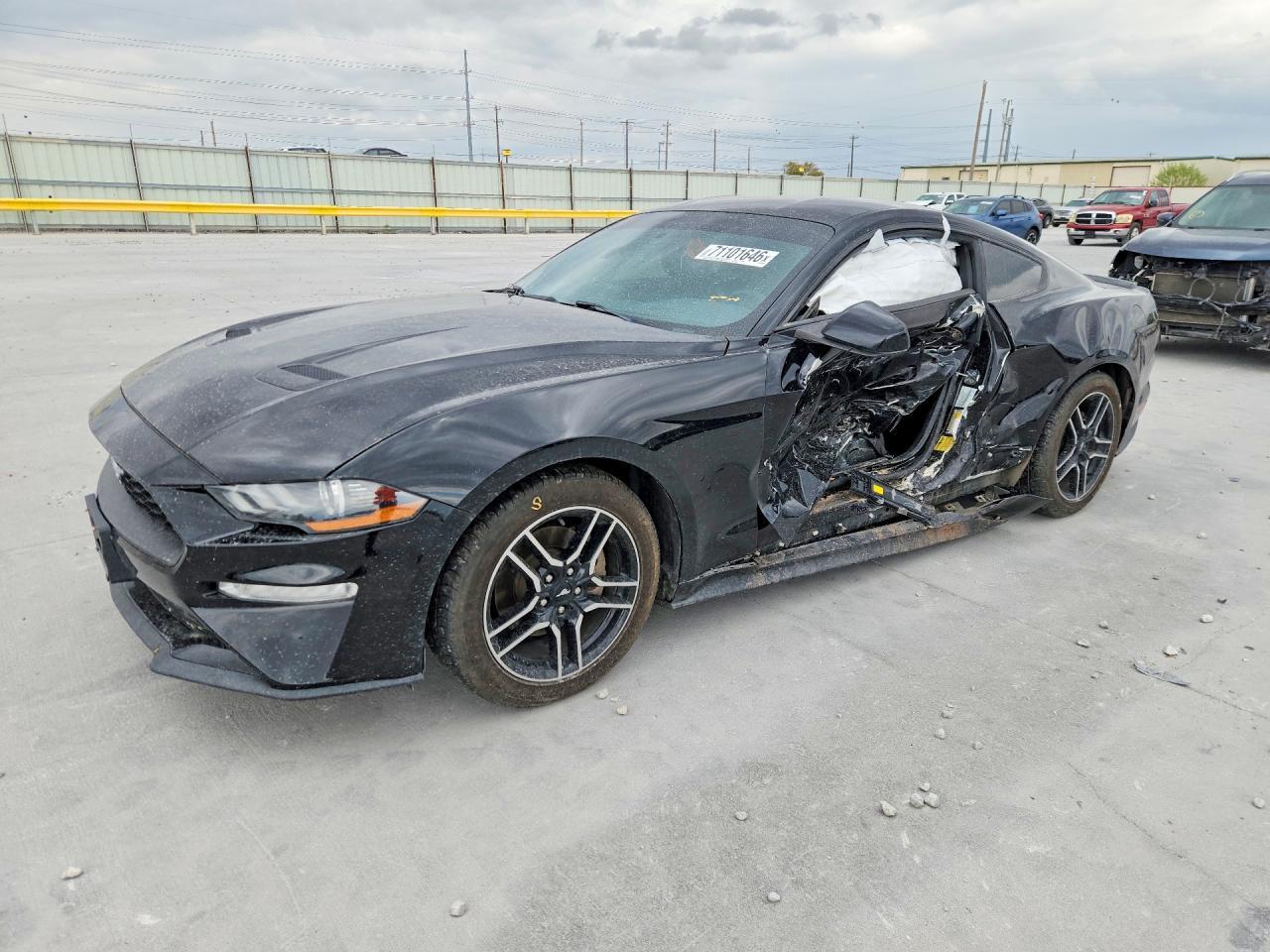 2020 Ford Mustang - zdjęcie główne