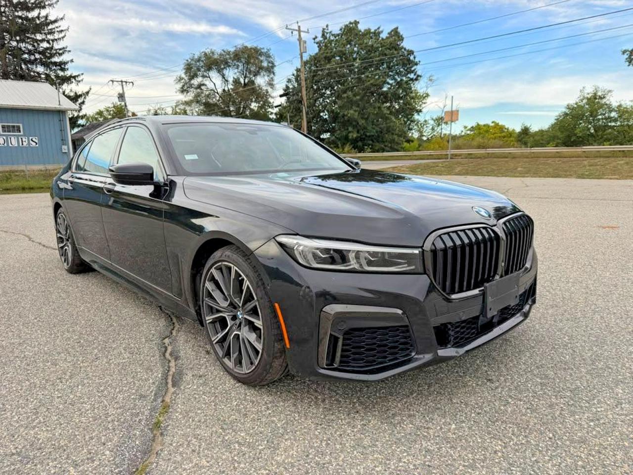 2022 BMW Seria 7 740i - zdjęcie 2