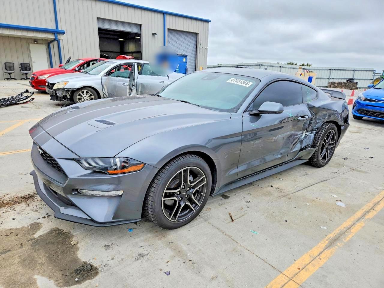 2022 Ford Mustang - zdjęcie główne