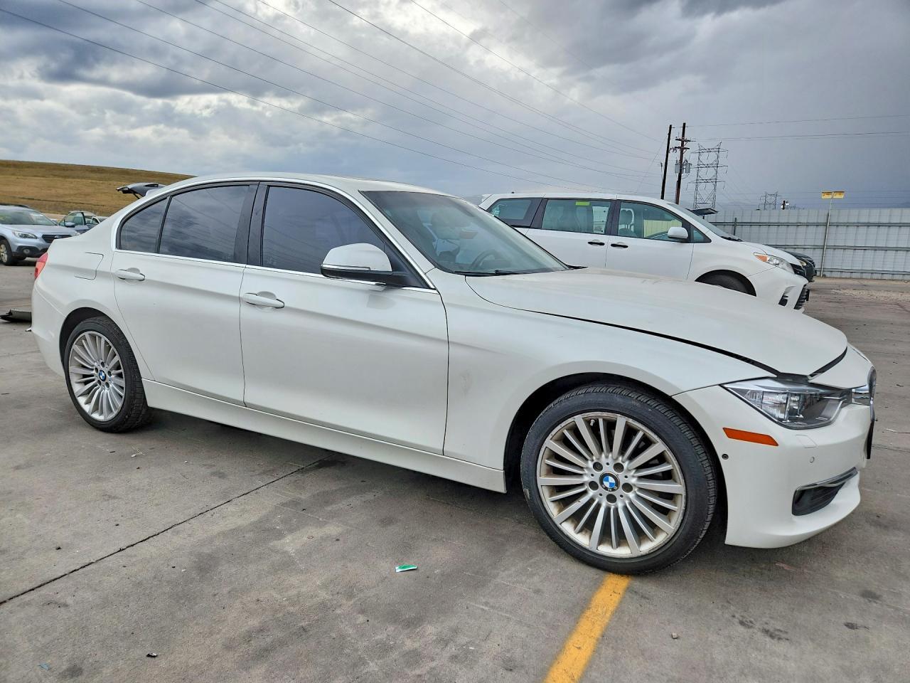 2014 BMW Seria 3 328i - zdjęcie 4