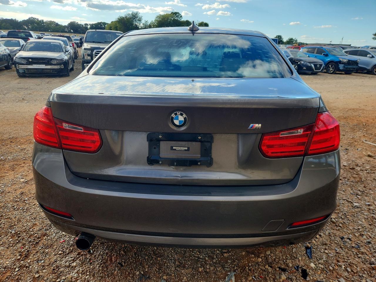 2014 BMW 320 I - zdjęcie 6