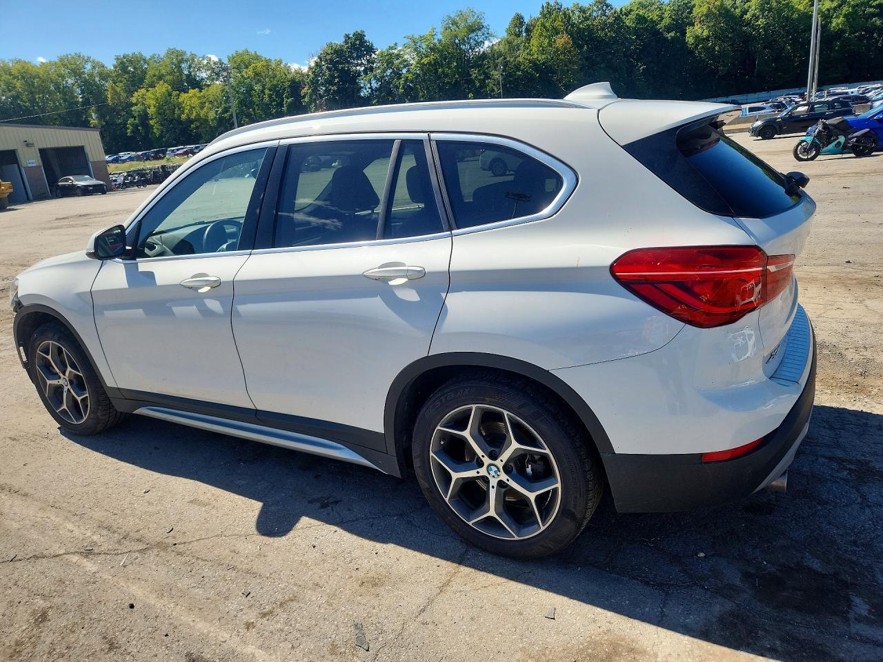 2018 BMW X1 xDrive28I - zdjęcie 2