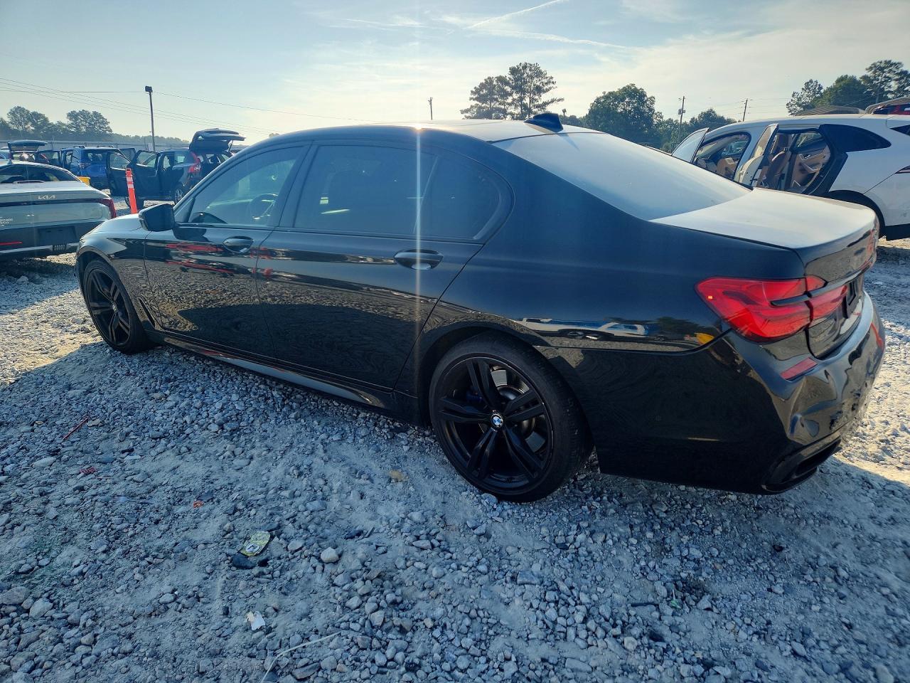 2018 BMW 750 I - zdjęcie 2