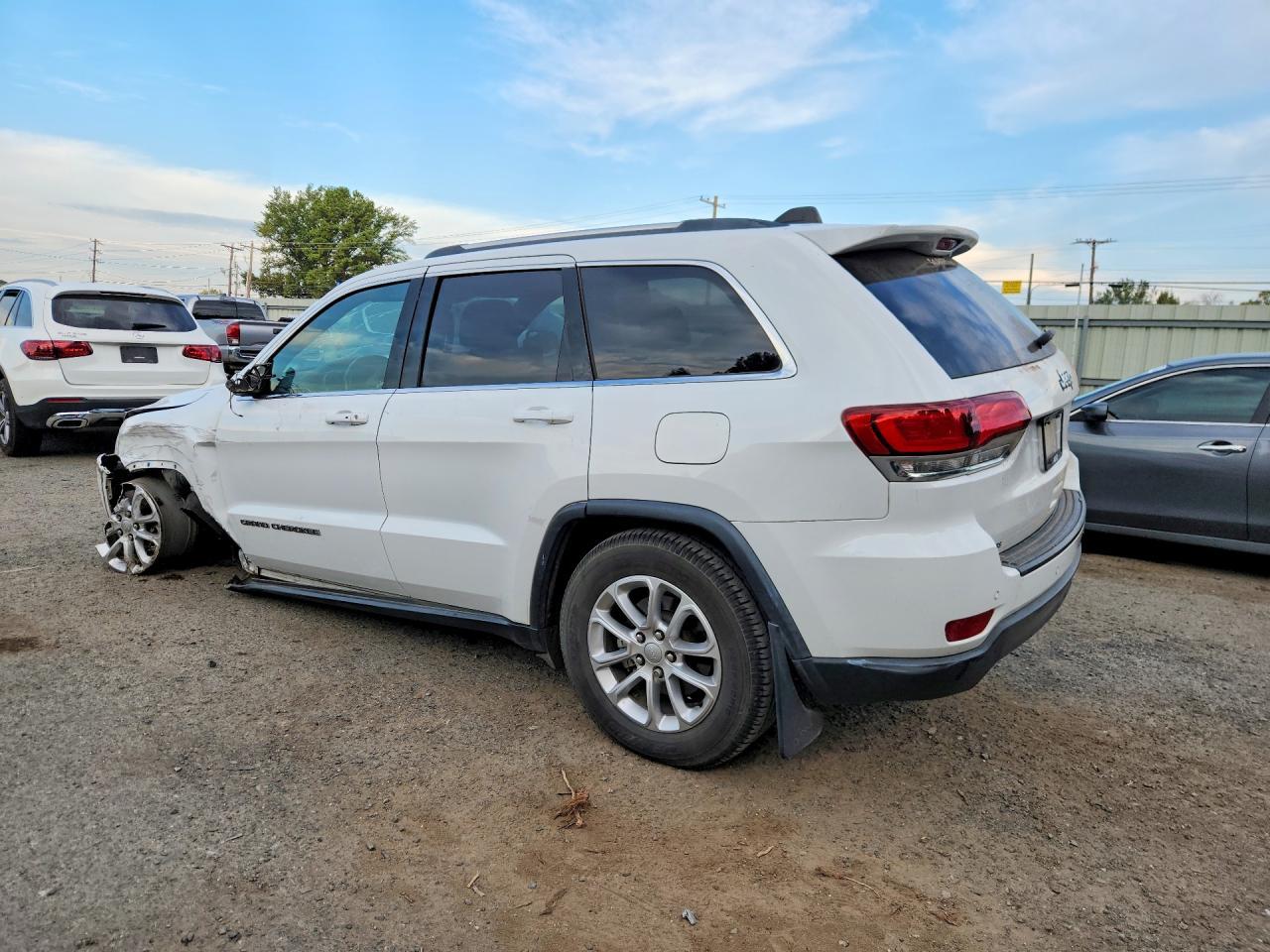 2021 Jeep Grand Cherokee Laredo - zdjęcie 2