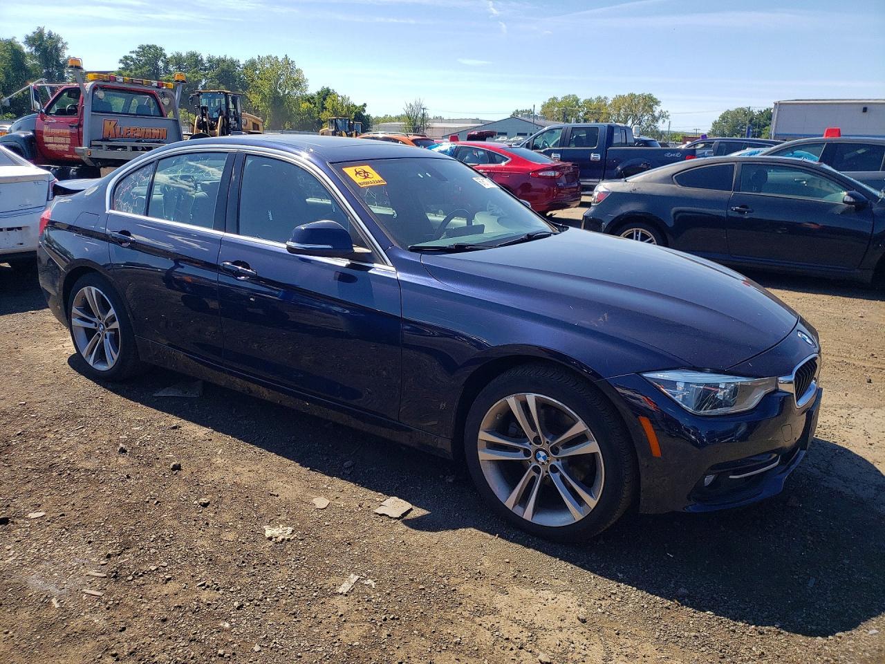 2017 BMW 330 Xi - zdjęcie 4