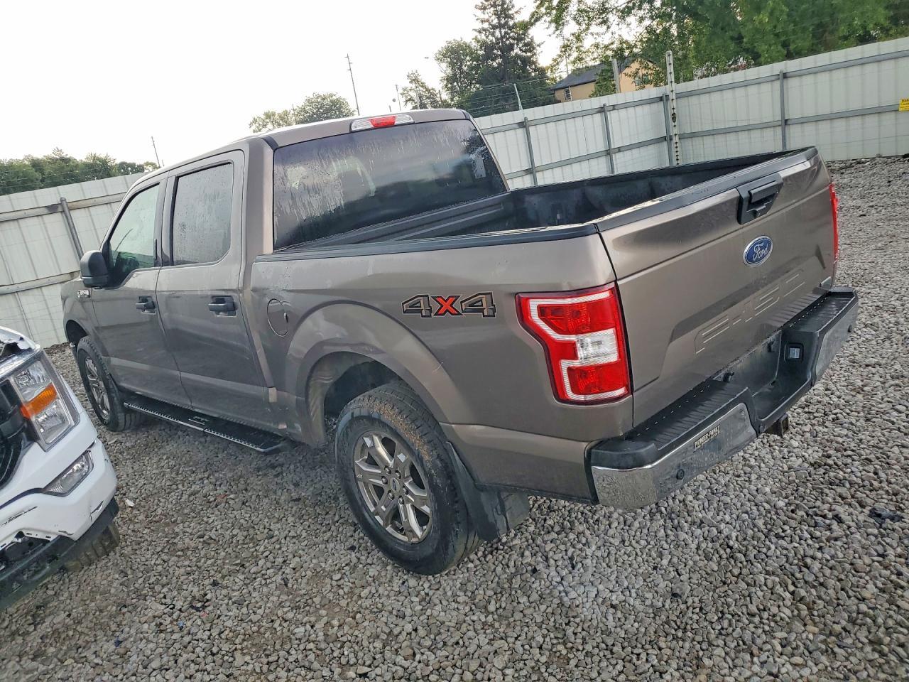 2020 Ford F150 Supercrew - zdjęcie 2