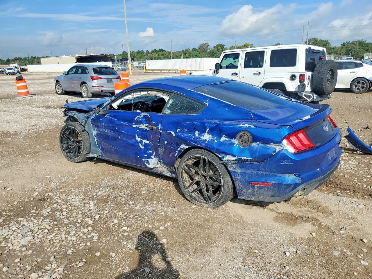 2018 Ford Mustang - zdjęcie 2